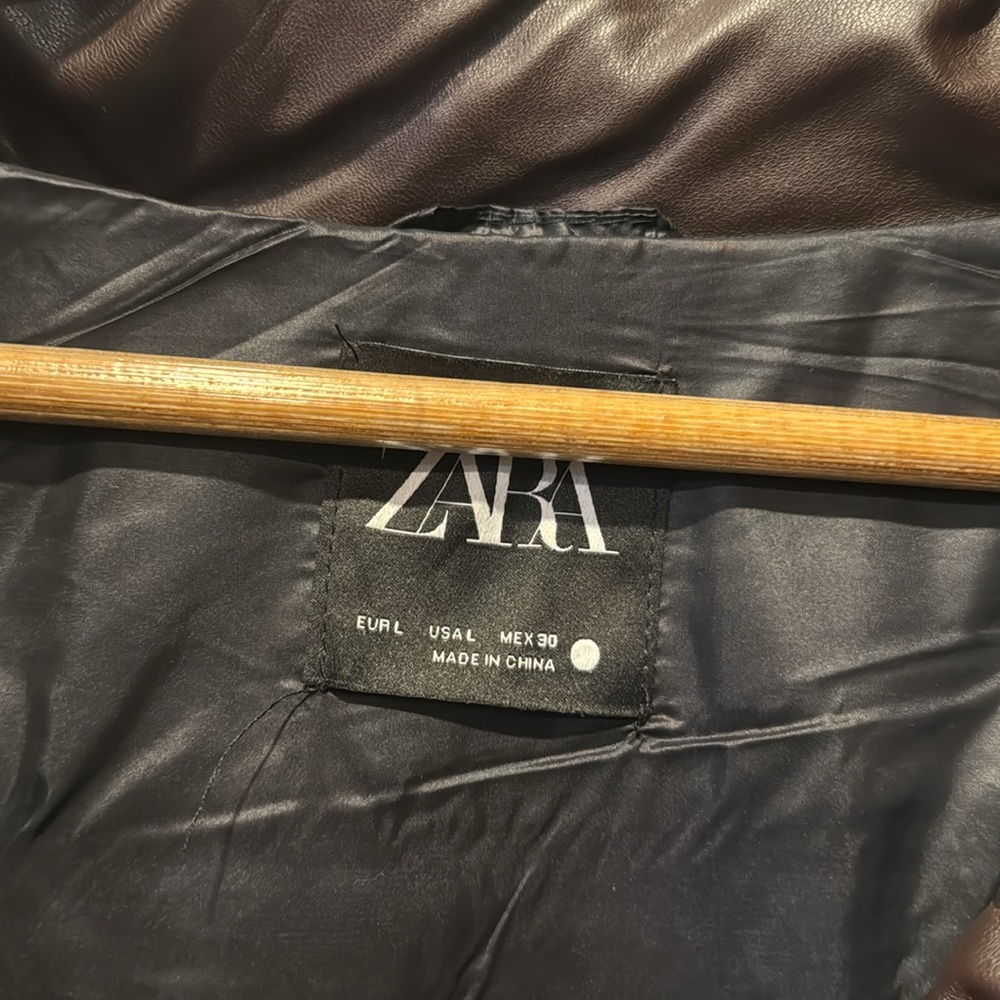 Zara Puffer Jacket - Picture 2 of 3